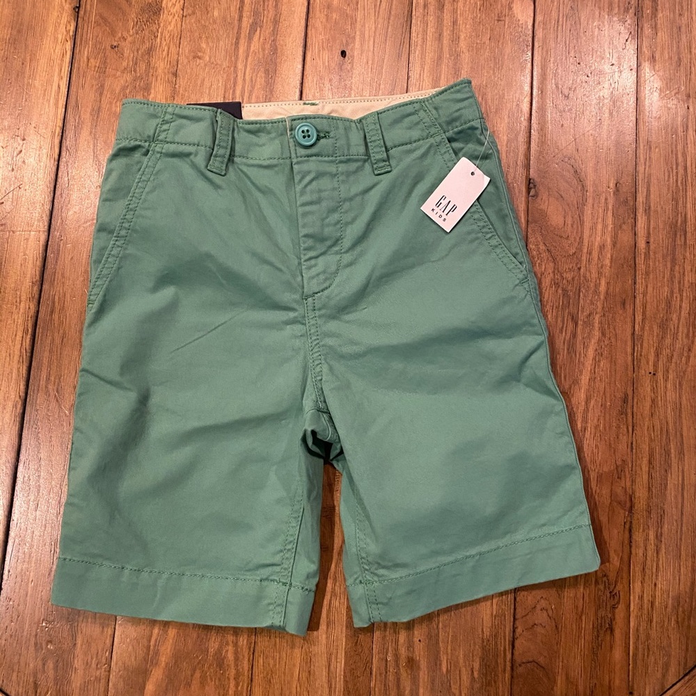NWT boys GAP shorts size 7